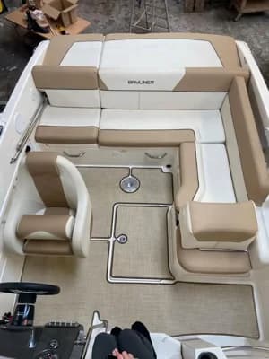 Bayliner 642 Cuddy 3