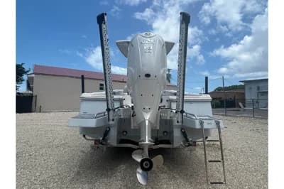 2022 Robalo 266 Cayman 2