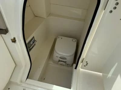 2011 Sea Ray SLX 250 3