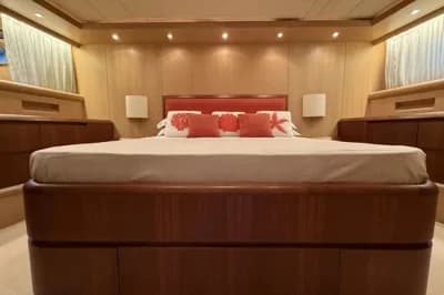 2009 Maiora 27 | 89ft 3