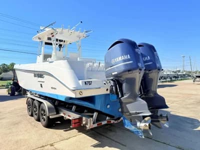 2014 Everglades 325 Center Console 2