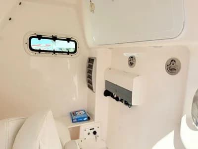 2014 Everglades 325 Center Console 3