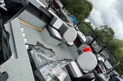 2022 Smoker Craft Osprey 172 3