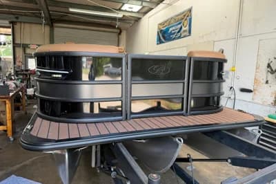 2026 Bentley Pontoons Elite 253 Swingback 2