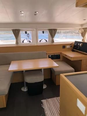 Lagoon 400 S2 3