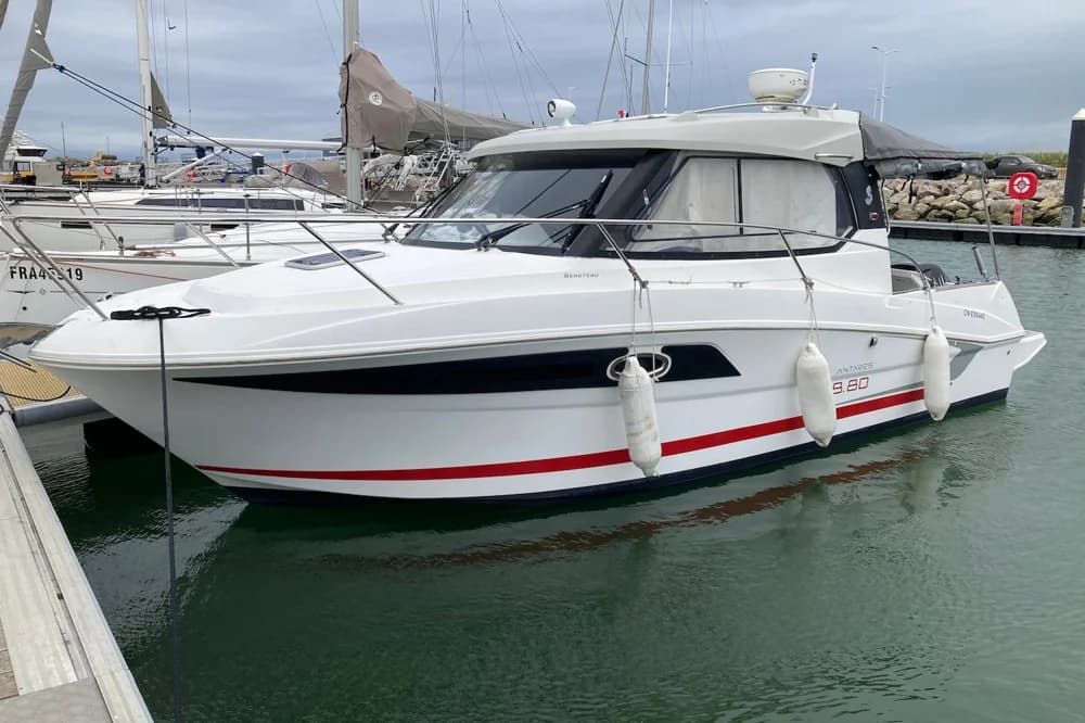 2014 Beneteau Antares 8.80