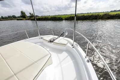 2024 Delphia Yachts 10 LoungeTop 3