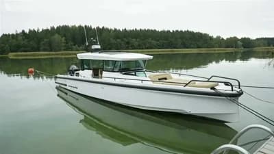 Axopar 37 XC Cross Cabin 2
