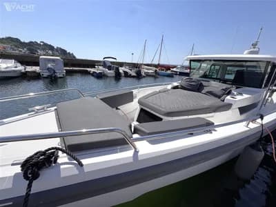 Axopar 37 XC Cross Cabin 2