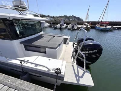 Axopar 37 XC Cross Cabin 3