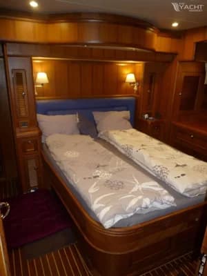 Selene 54' 3