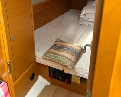 2014 Jeanneau Sun Odyssey 379 Boat for Sale in Dún Laoghaire 3