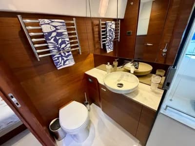 2021 Princess F45 Boat for Sale in Poole 3