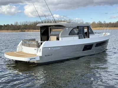 Maxima 37 Cruiser 2