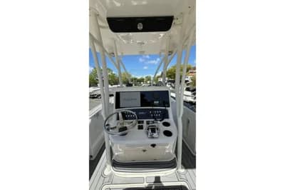 2007 Boston Whaler 270 Outrage 3
