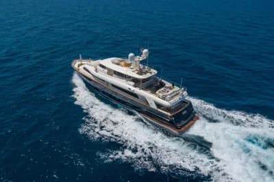 2007 Custom Line Navetta 30 | 101.6 ft 2