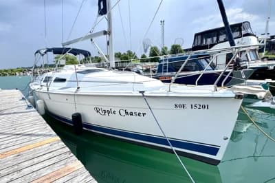 2006 Hunter 33 | 33 ft 2