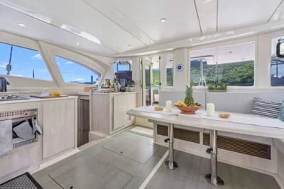 2015 Leopard 44 | 44 ft 3