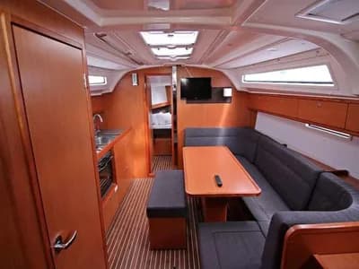 BAVARIA CRUISER 41 2