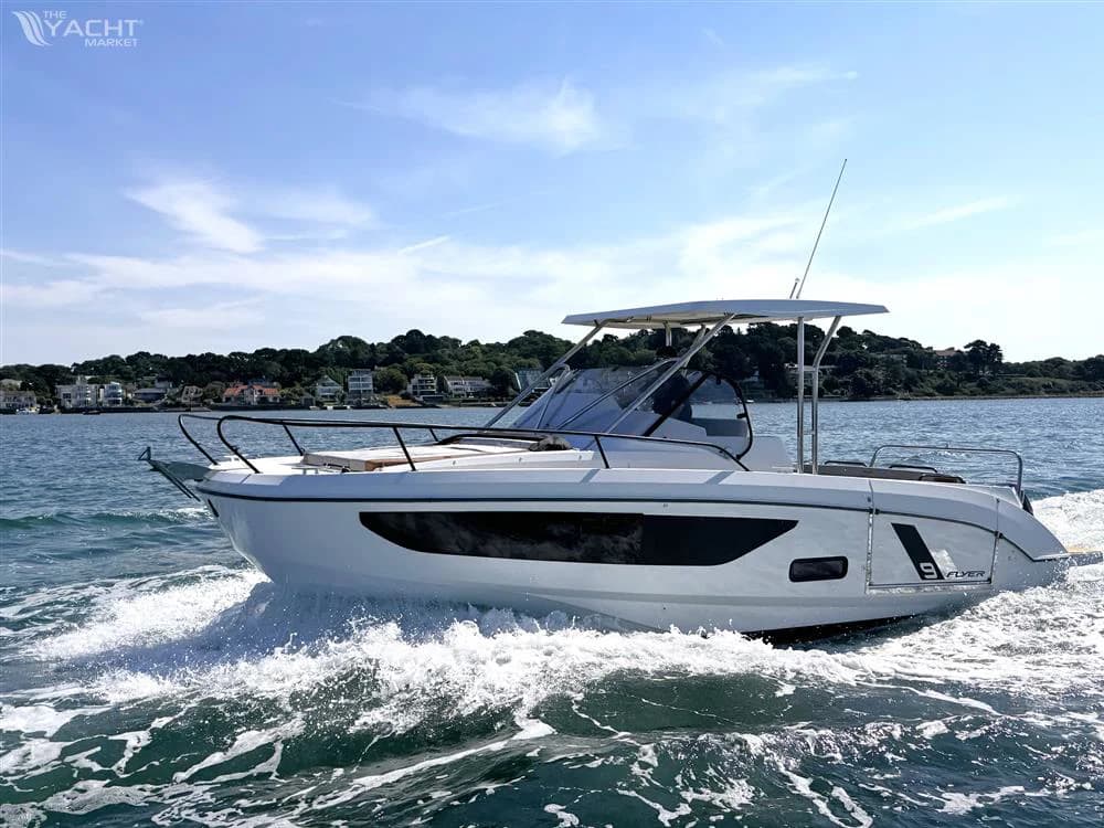 Beneateau Flyer 9 SUNdeck
