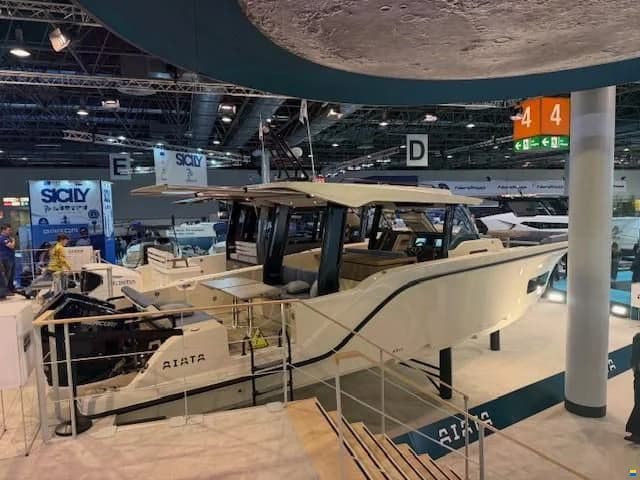 Aiata Sunfinder 38
