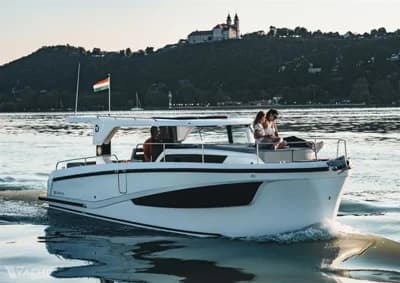 Delphia Yachts 10 LoungeTop Electric 2
