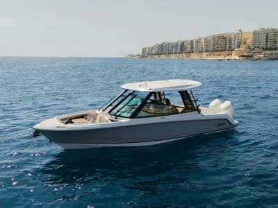 2025 Boston Whaler Vantage 330 Boat for Sale 3