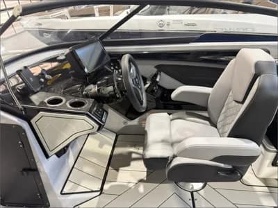 2026 Yamaha Boats 255XD | 24.6 ft 3