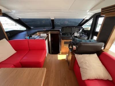 2014 Absolute 52 Fly | 55.0 ft 3