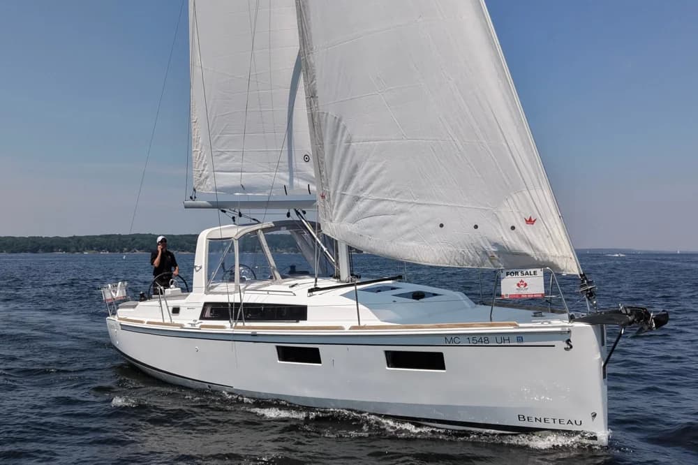 2019 Beneteau Oceanis 35.1 | 35.3 ft