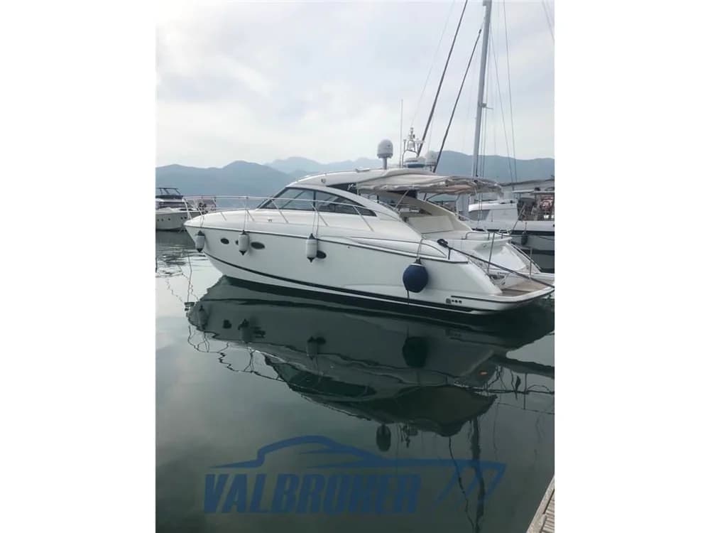 Princess Yachts - V 45