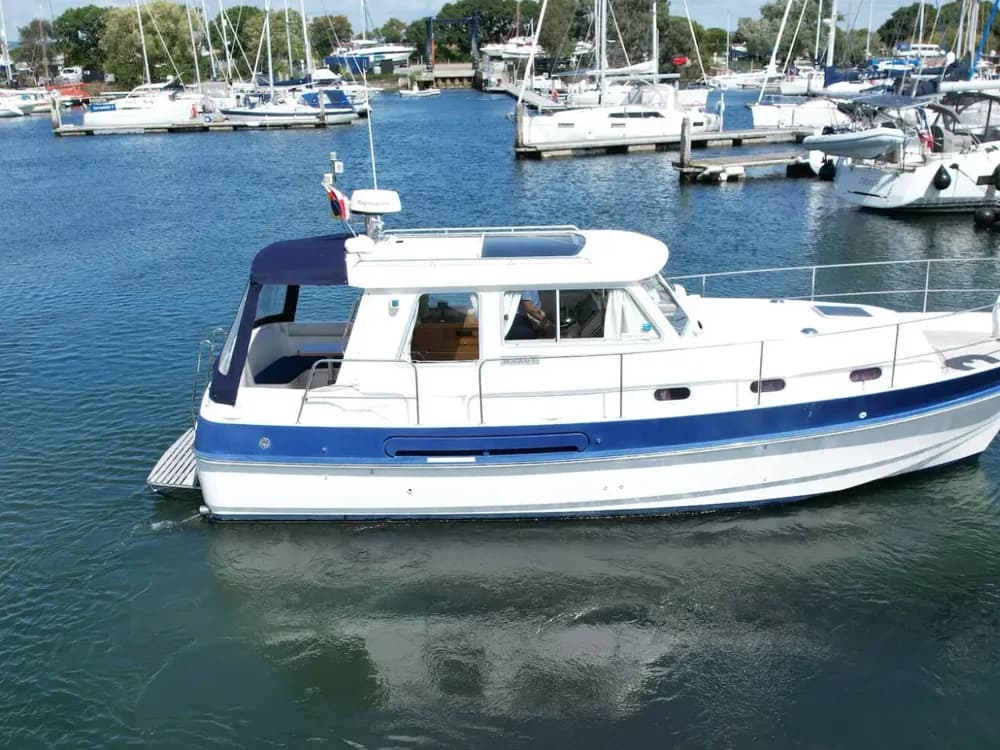 2000 Hardy Commander 32 Boat for Sale in Chichester Marina