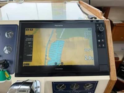 2000 Hardy Commander 32 Boat for Sale in Chichester Marina 3