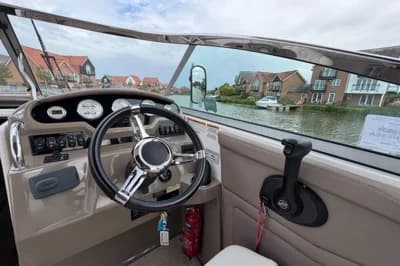 2016 Regal 28 Express | 28.8 ft 3