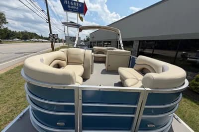 2017 Sylvan Mirage Cruise 820 CR 3