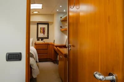 1996 Pendennis Ocean Phoenix | 77 ft 2
