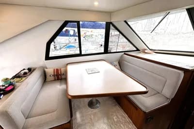 1993 Carver 370 Voyager 3