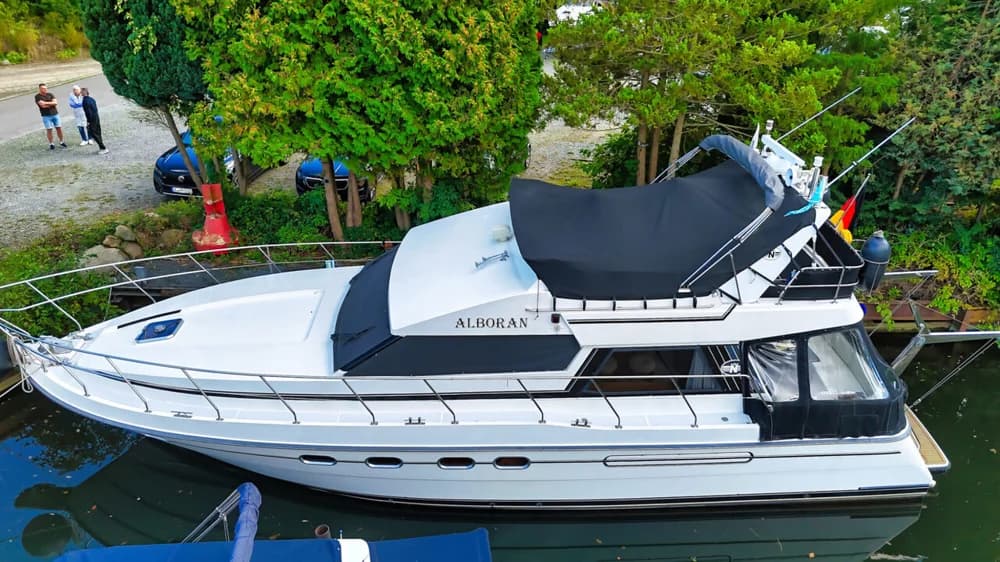 Neptunus 138 / 46 Flybridge Sedan