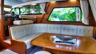 Neptunus 138 / 46 Flybridge Sedan 3