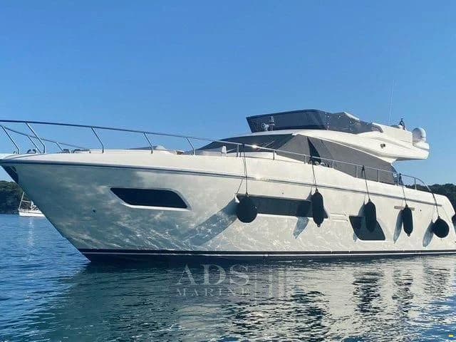 Ferretti 550