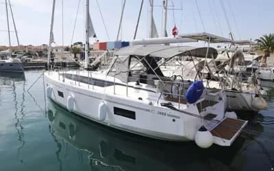 Bavaria C38 2
