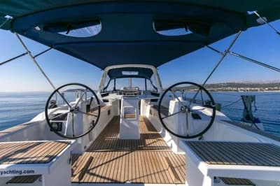 Beneteau Oceanis 38.1 2