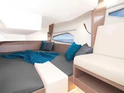 2027 Sealine C335 Boat for Sale in Hamble-le-Rice 3