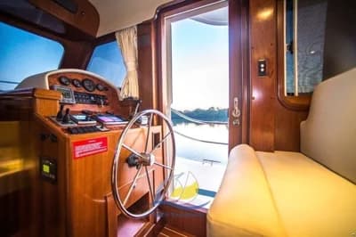 Integrity 440 Sedan 5