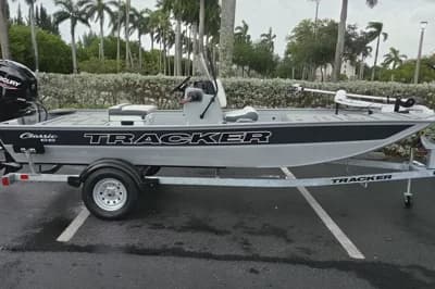 2026 Tracker Bass Tracker Classic CC 2