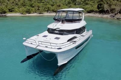 2022 Aquila 44 Yacht 2