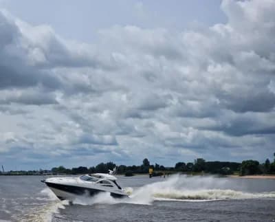 Sunseeker Predator 55 3