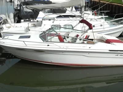 1990 Sea Ray 220 Overnighter Boat for Sale in Woodbridge 2