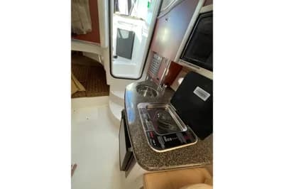 2007 Campion Allante 825 | 27.8 ft 3