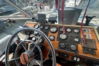 1973 Coronet Oceanfarer 32 | 10m 2
